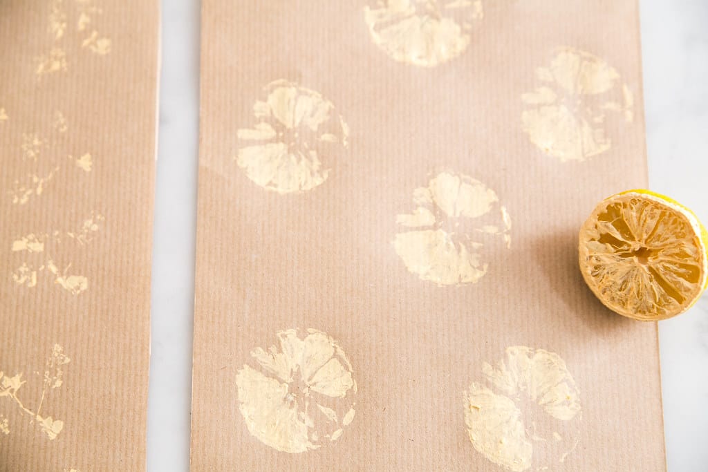 DIY wrapping paper to wrap gifts sustainably